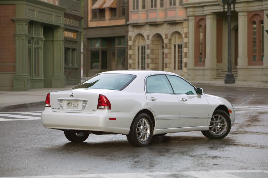  Mitsubishi Diamante 2004 года  (фото 6 из 6)